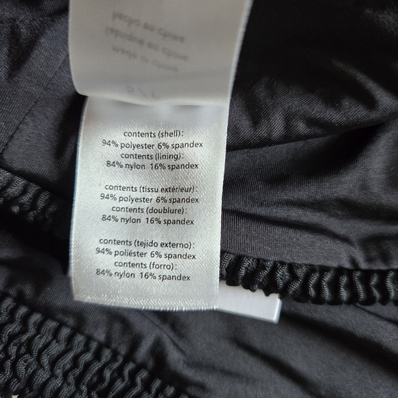 New WeWoreWhat One Shoulder Spongie Seersucker Black Swim Bikini Top Small NWT - Picture 9 of 9